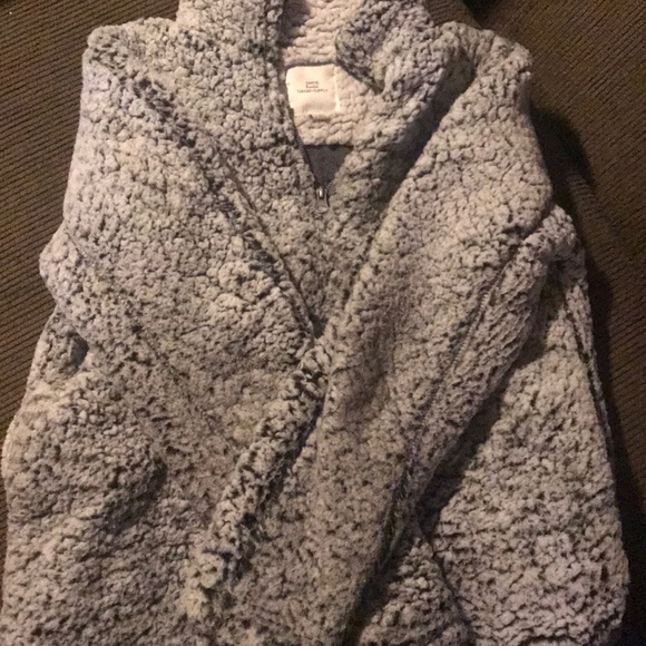 Thread supply pullover - Picture 2 of 3